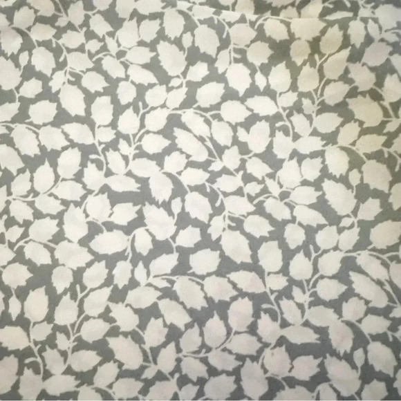 Abercrombie and Fitch •White and blue leaf print tank top size medium - Picture 9 of 12